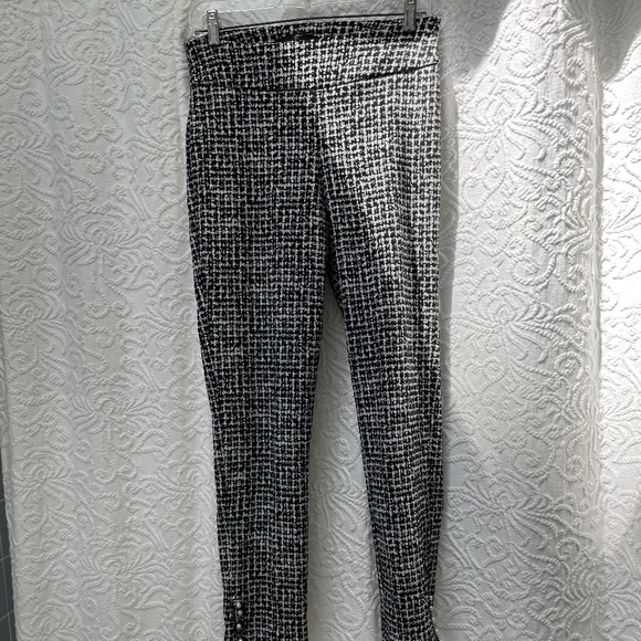 SALE: Up! Ankle Pant - pull-on, B&W with Pearl Button Accent - Picture 3 of 10